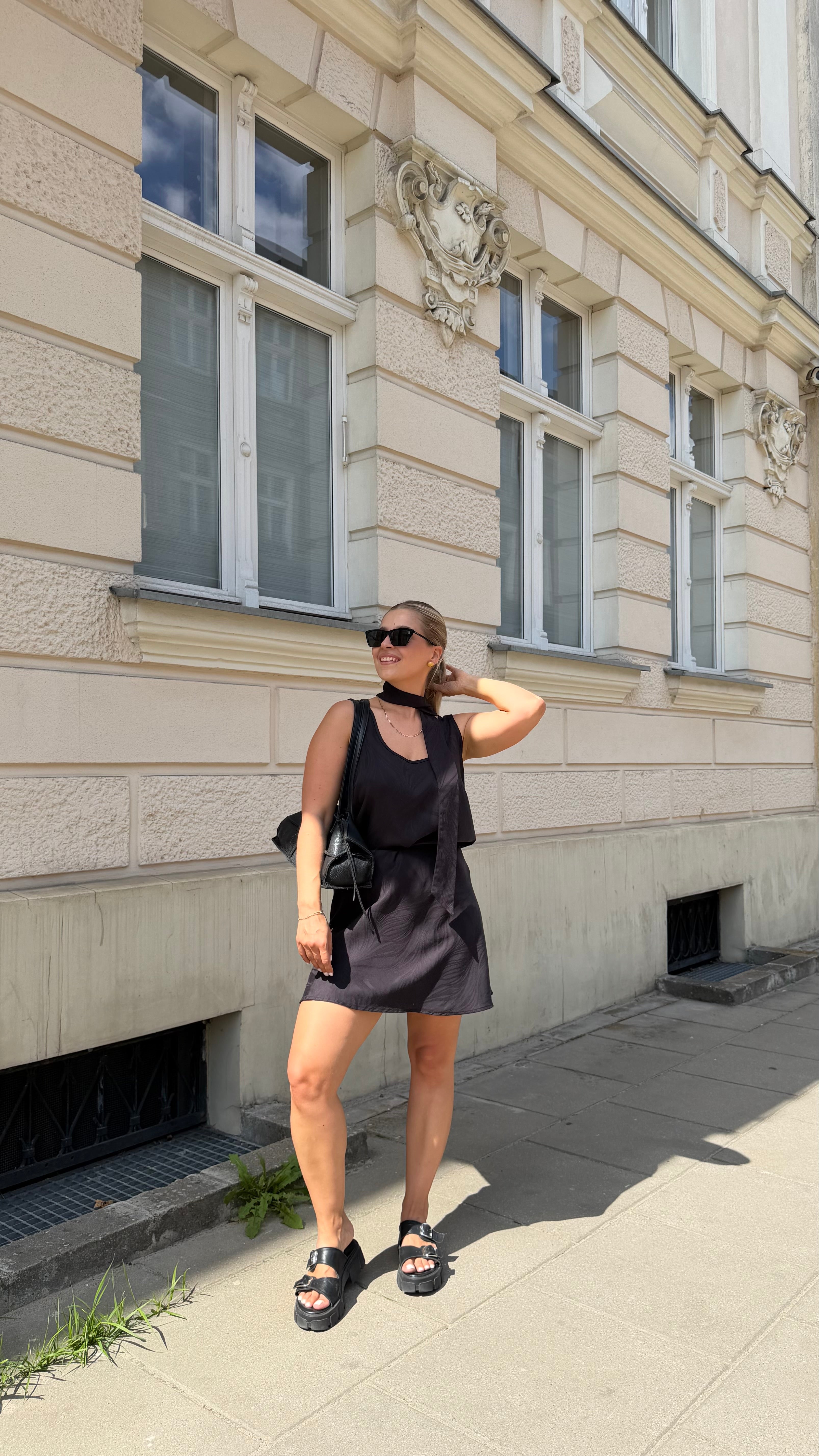 Top z szalikiem Isola Black żakard